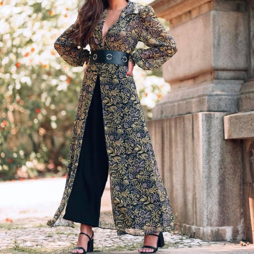 Printed kimono.